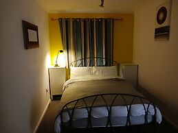 Cosy 1-bed Apartment in Swindon, Private Parking