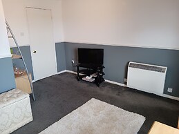 Cosy 1-bed Apartment in Swindon, Private Parking