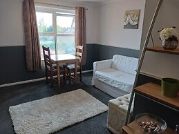 Cosy 1-bed Apartment in Swindon, Private Parking