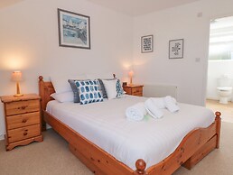 2 North Furzeham Road