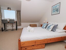 2 North Furzeham Road