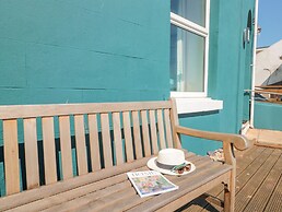 2 North Furzeham Road