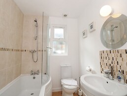 2 North Furzeham Road