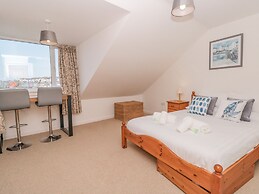 2 North Furzeham Road