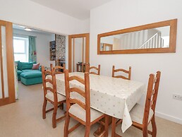 2 North Furzeham Road