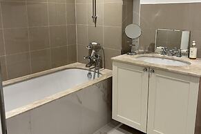 Petworth Cottage-sleeps 6-pet Friendly-central