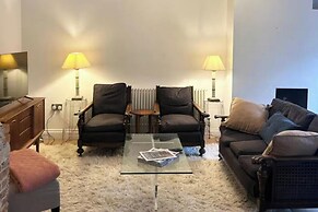 Petworth Cottage-sleeps 6-pet Friendly-central