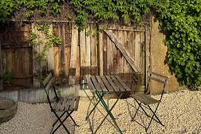 Petworth Cottage-sleeps 6-pet Friendly-central