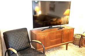 Petworth Cottage-sleeps 6-pet Friendly-central