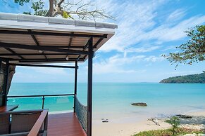 Koh Sirey Beachfront Pool Villa