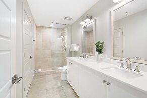 Spacious 4B Oasis steps from French Quarter