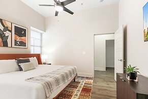 Spacious 4B Oasis steps from French Quarter