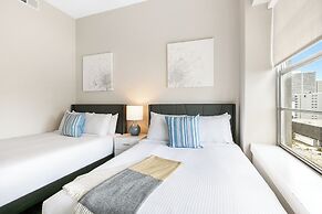 Spacious 4B Oasis steps from French Quarter