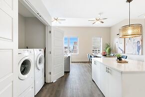 Spacious 4B Oasis steps from French Quarter