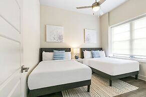 Spacious 4B Oasis steps from French Quarter