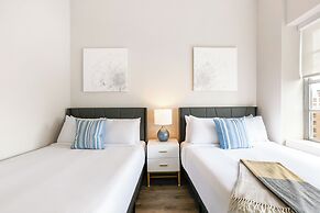 Spacious 4B Oasis steps from French Quarter