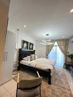 The Embassy Gardens luxury suites CPG