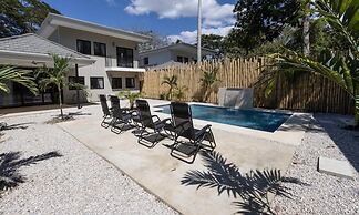 Playa Potrero 4 BR Home Pool Centrally Located - Casa Oasis Surfside