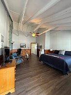 Yardarm Motel