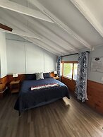 Yardarm Motel