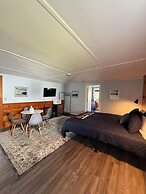 Yardarm Motel