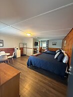 Yardarm Motel