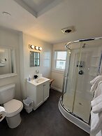 Yardarm Motel