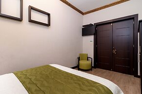 Majestic II by Bustamante Hotels