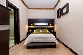 Majestic II by Bustamante Hotels