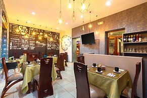 Majestic II by Bustamante Hotels