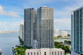 Luxury 2BR Condo at Icon Brickell W