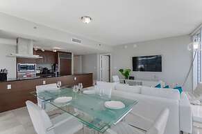 Luxury 2BR Condo at Icon Brickell W