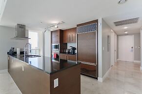 Luxury 2BR Condo at Icon Brickell W