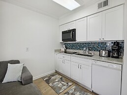 Victorian 2203-babe's Beachview