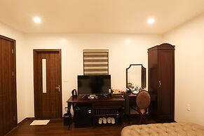 Royal Văn Phú Hotel