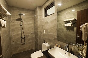 Royal Văn Phú Hotel