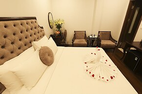 Royal Văn Phú Hotel