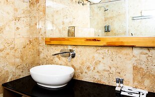 Summit Montana Suites & Spa