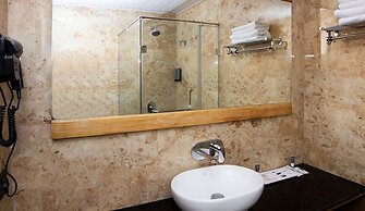 Summit Montana Suites & Spa