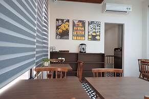 The Cosy Inn Hanoi Hotel