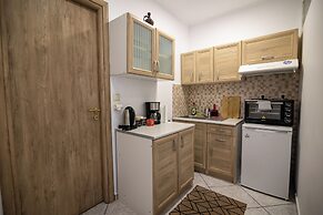 Apeiron Acropolis Suites