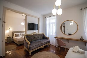 Apeiron Acropolis Suites