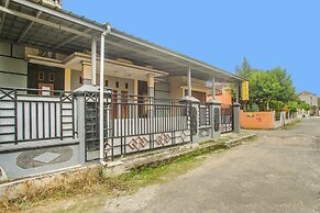 OYO Life 3005 Kost Rumaisha Syariah