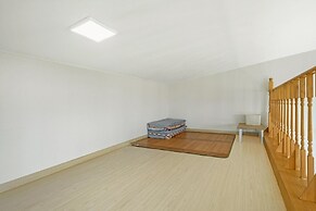 Jeju Gosanirang Pension