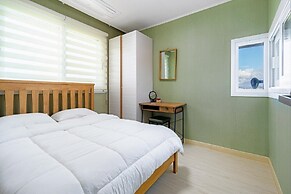 Jeju Gosanirang Pension