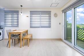 Jeju Gosanirang Pension