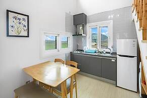 Jeju Gosanirang Pension