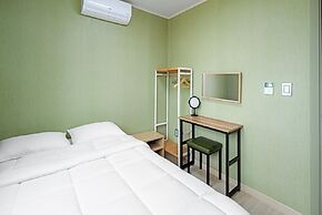 Jeju Gosanirang Pension