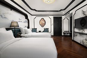 Catherine Cruises