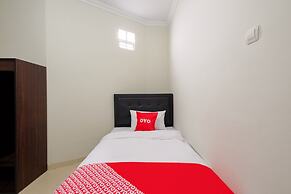 OYO 90045 Annafi Apartel